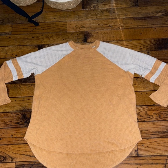 size L mens beige and white striped long sleeve sweater American Eagle - Picture 1 of 3